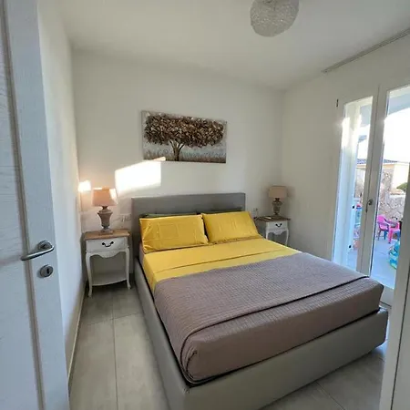 Enchanting Holiday Apartment In Lu Bagnu 아파트